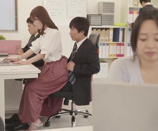 Em nhân viên mặc váy để đụ ở công ty