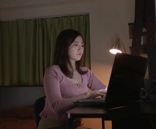 Mẹ thằng bạn nứng hết chịu nỗi
