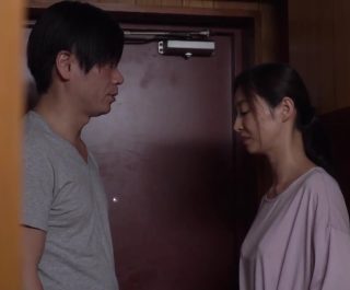 Đè hiếp cô hàng xóm cạnh bên