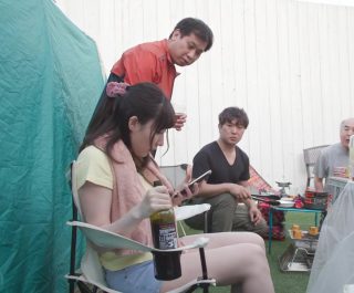 Hiếp tập thể vợ đồng nghiệp